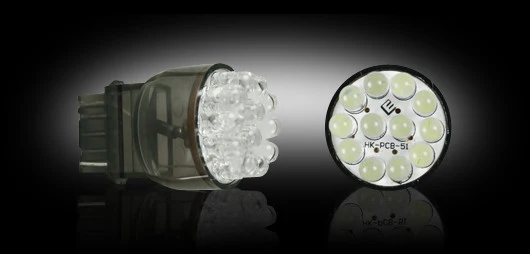 3156 Unidirectional Wedge 12 LED Bulb in White - Image 2