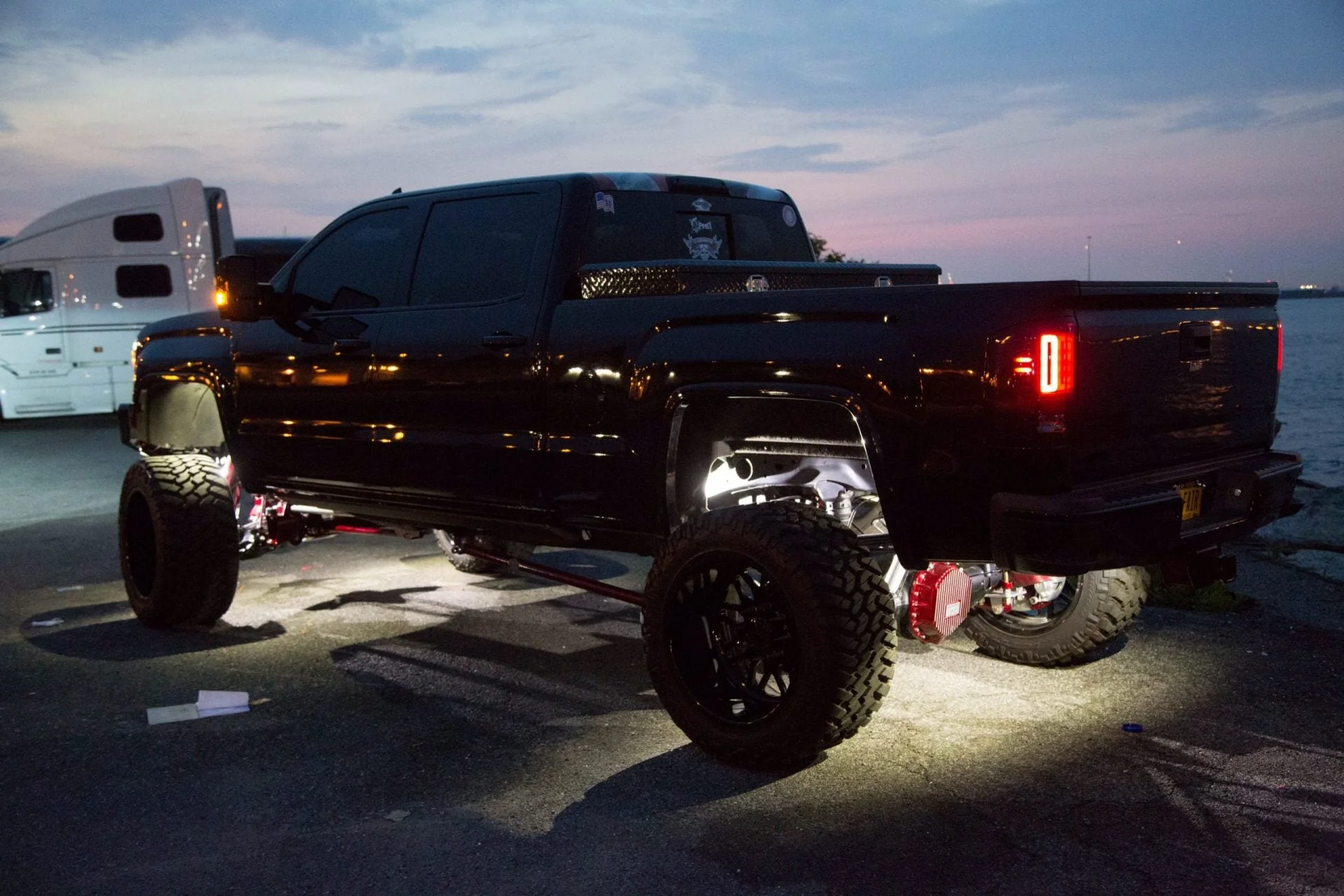 GMC Sierra 2500/3500 14-19 (Only Fits 3rd Gen Single Wheel w/ Factory OEM Halogen Style) Tail Lights OLED in Multiple Lens - Image 7